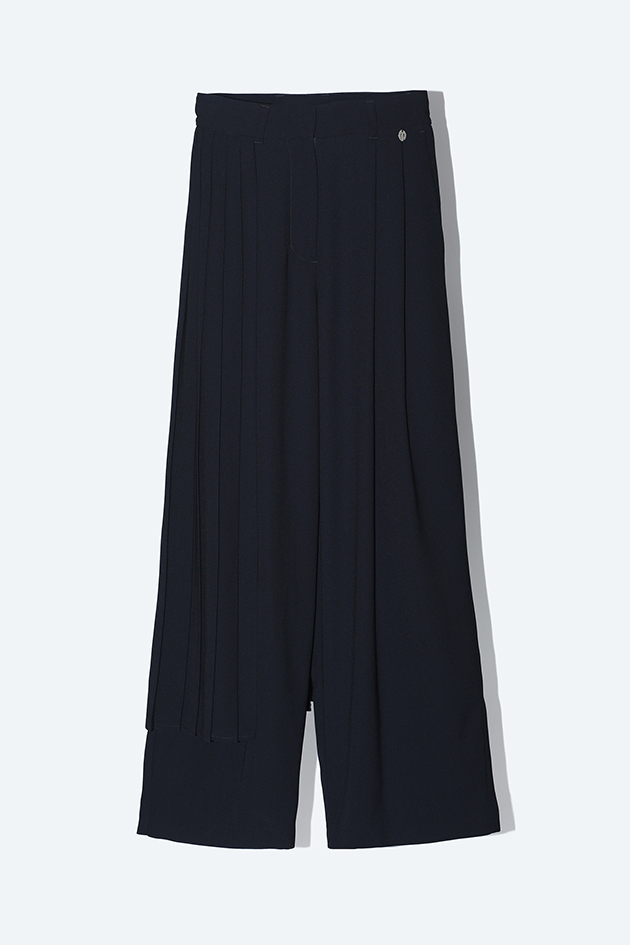 Layered Skirt Pants Black / Inspired by ネビュラロマンス
