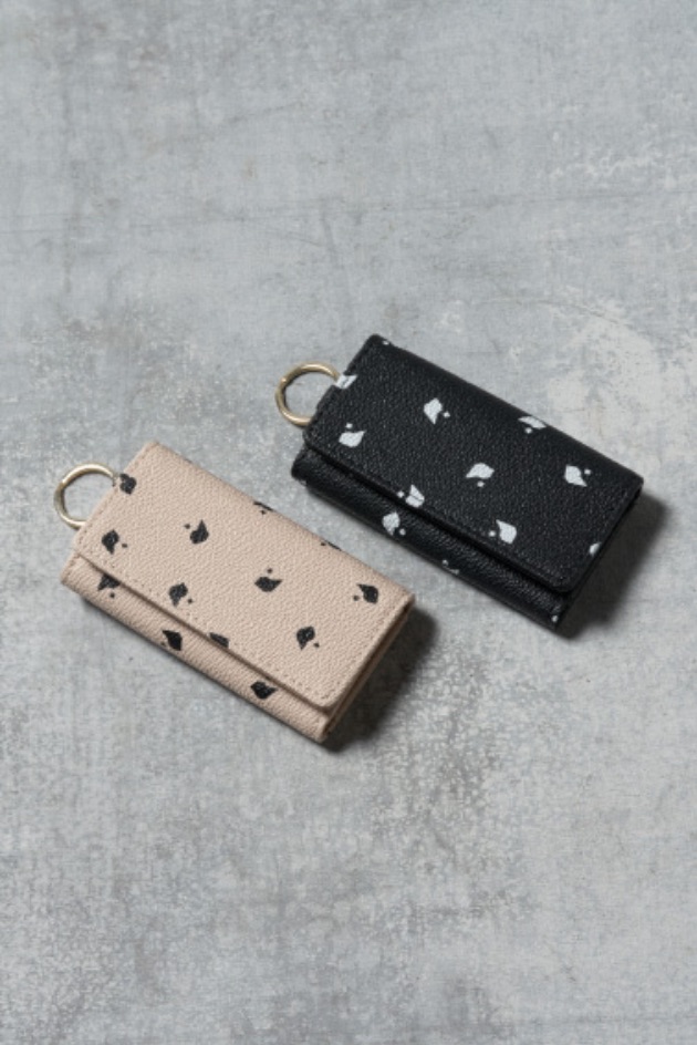 P-DOT KEY CASE