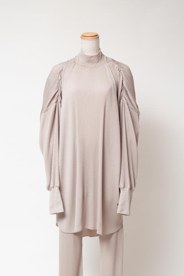 Pleats High Neck Pullover / Beige