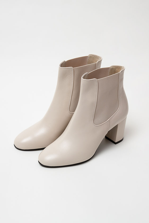Perfume Short Boots / Off White